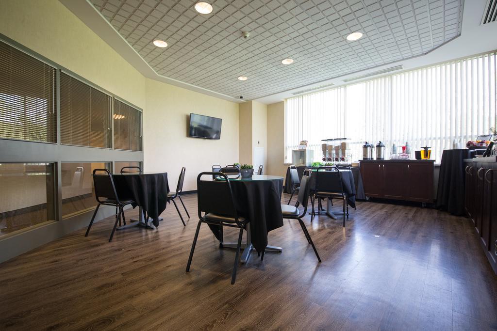 Residence & Conference Centre - وندسور المظهر الخارجي الصورة